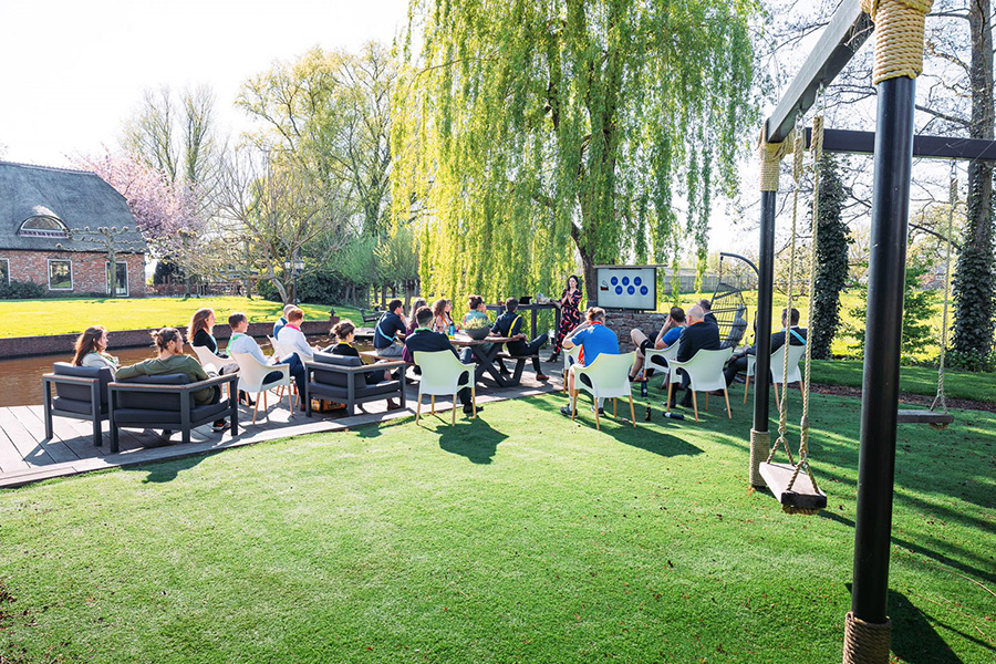 Zo zet je de medewerker op één