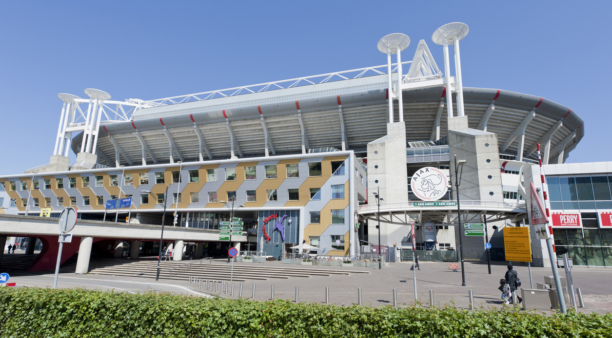 Ajax schakelt KPMG in voor forensisch onderzoek naar Mislintat Ajax schakelt KPMG in voor forensisch onderzoek naar Mislintat