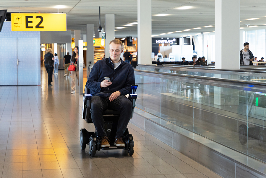 Zelfrijdende rolstoelen op Schiphol: Een blik achter de schermen met Arlande