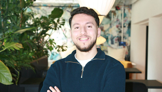 Ayoub Zafzafi begint met voorsprong aan zijn stage bij EY