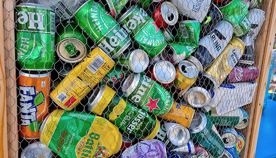 Onderzoek: ‘Geef consumenten extra statiegeld voor flesjes en blikjes’