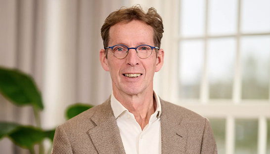 Van versnippering naar verbinding: Dirk de Wit zet zich in voor impactvolle digitalisering in de zorg