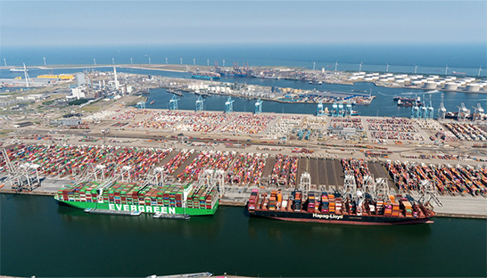 Personeelstekort en lage waterstanden zetten Noord-Europese havens onder druk