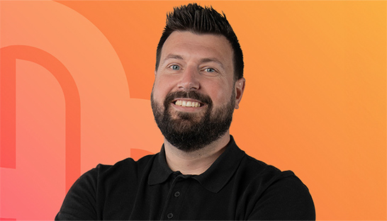 Pernino blaast vijf kaarsjes uit én verfrist huisstijl