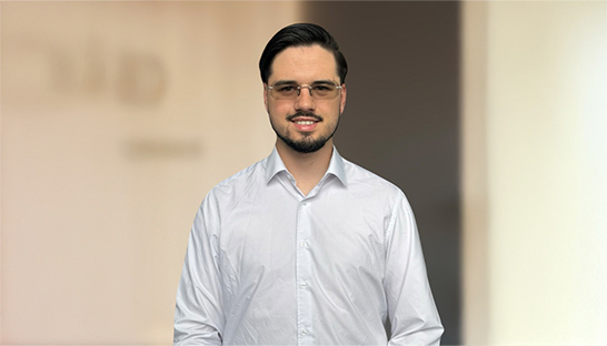 Anur Avdic gestart als consultant bij Möbius: ‘Vanaf dag één echt onderdeel van het team’